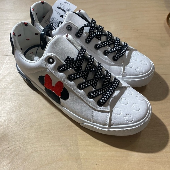 Disney Minnie Mouse Sneakers 6 1/2 - Picture 4 of 16